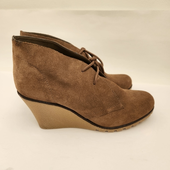 Kelsi Dagger Tan Brown Suede Wedge Lace Up Bootie Womens 8.5 - Picture 1 of 13